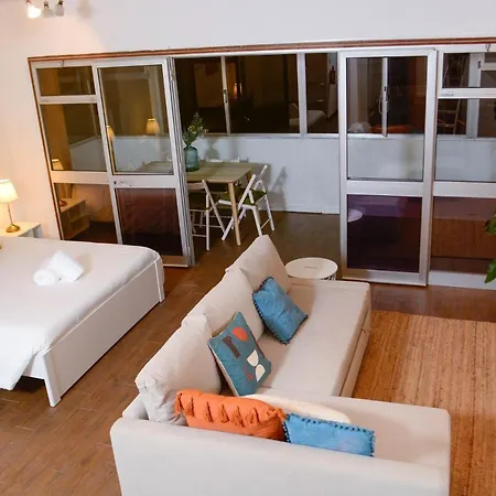 Travel & Live Marques