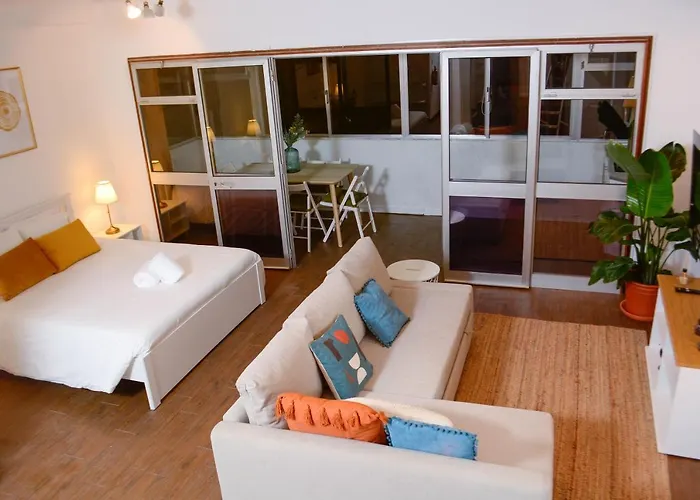 Travel & Live Marques