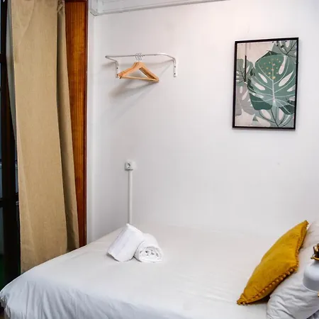 Travel & Live Marques *